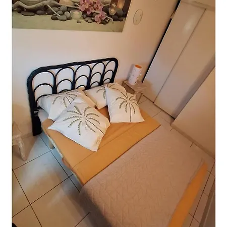 Holiday home Pitchounette Vias